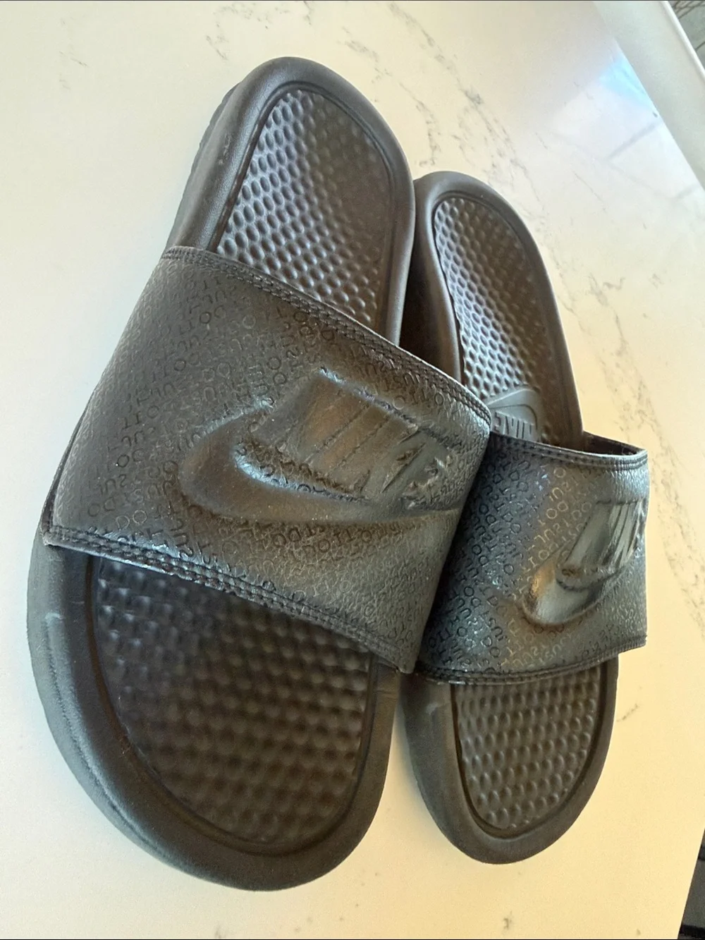 Nike Benassi JDI slides sandals in triple black Color men’s size 7